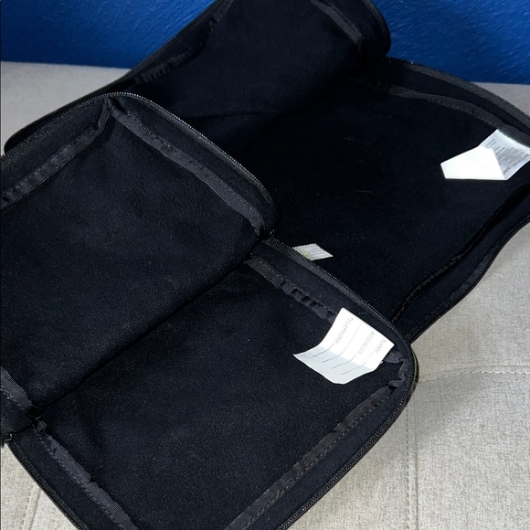 L.L. Bean Two-Tone Toiletry Gray and Green Bags - Picture 4 of 4